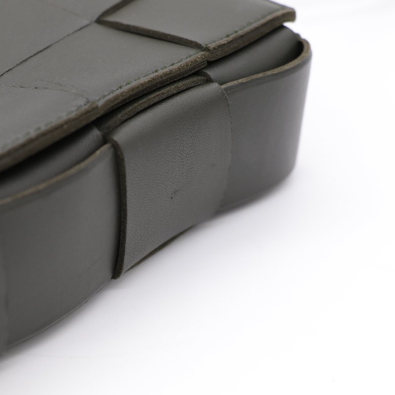 BV   墨綠側背包-7