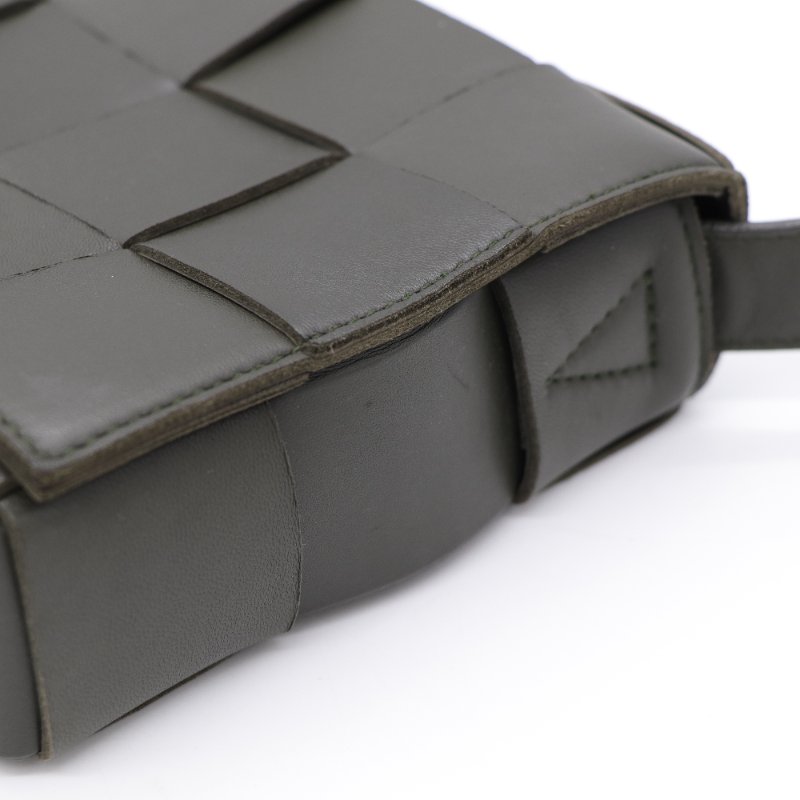 BV   墨綠側背包-8