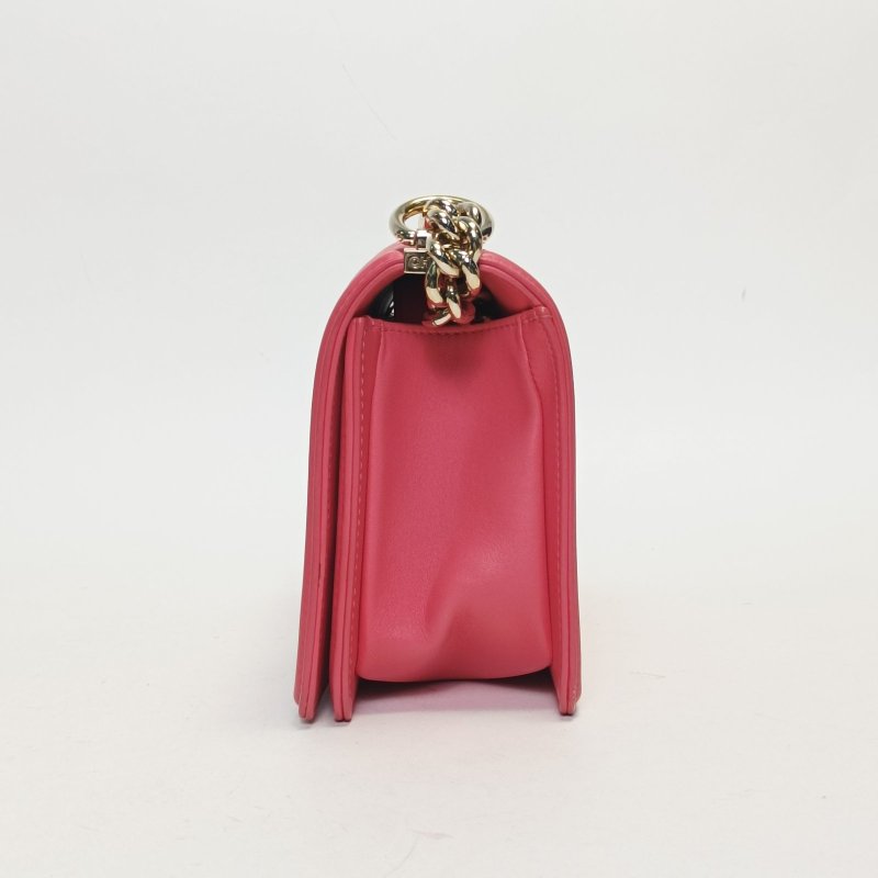 CHANEL Leboy中號25粉色羊皮23開金扣V紋肩背包-1