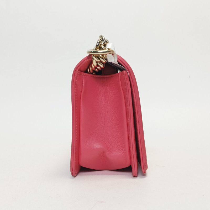 CHANEL Leboy中號25粉色羊皮23開金扣V紋肩背包-3