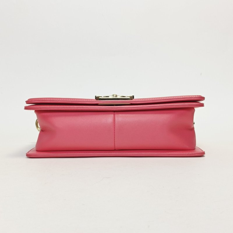 CHANEL Leboy中號25粉色羊皮23開金扣V紋肩背包-4