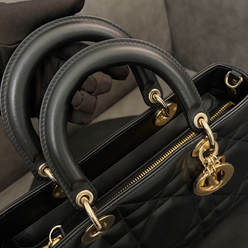 Dior 新款LadyD-sire中號黛妃包 黑金 羊皮30*21*8  99新配件肩帶 塵袋-2