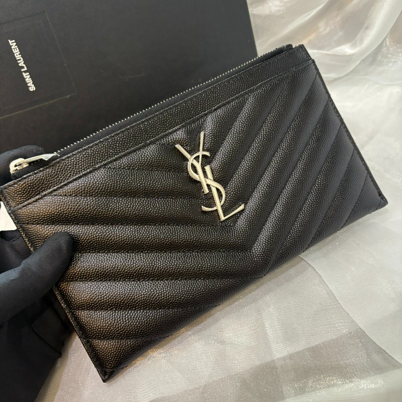 YSL黑色魚子醬紋皮革Monogram 信封手拿包(銀)-2