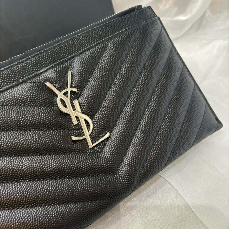 YSL黑色魚子醬紋皮革Monogram 信封手拿包(銀)-3