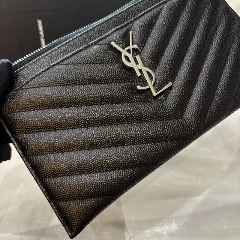 YSL黑色魚子醬紋皮革Monogram 信封手拿包(銀)-4