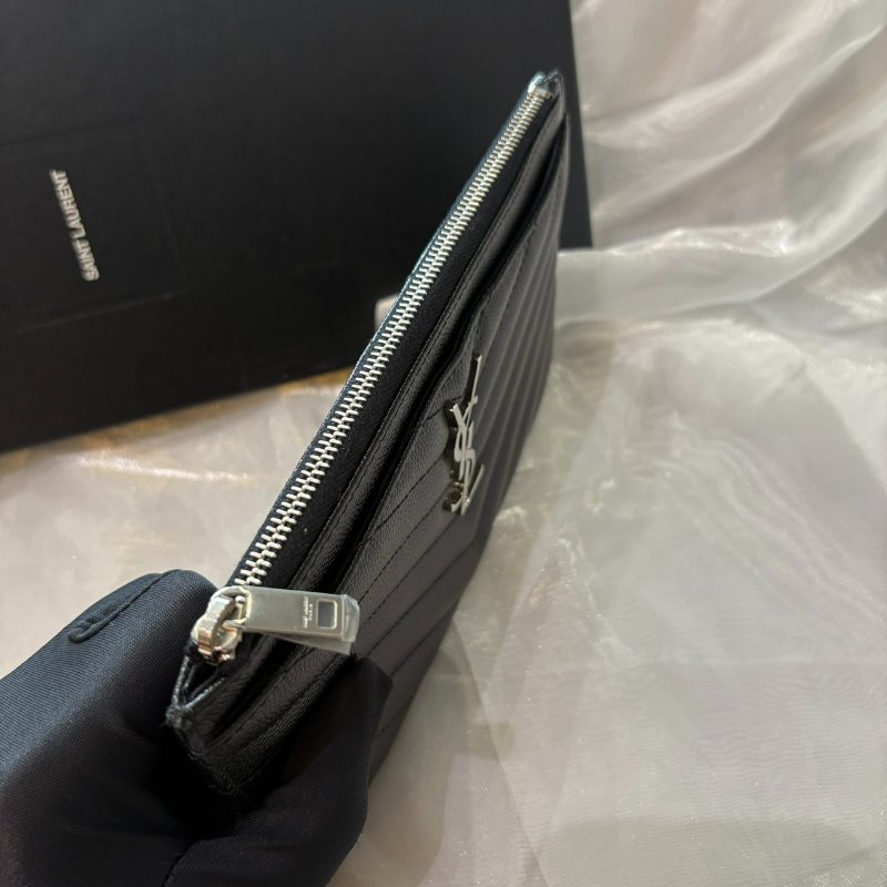 YSL黑色魚子醬紋皮革Monogram 信封手拿包(銀)-5
