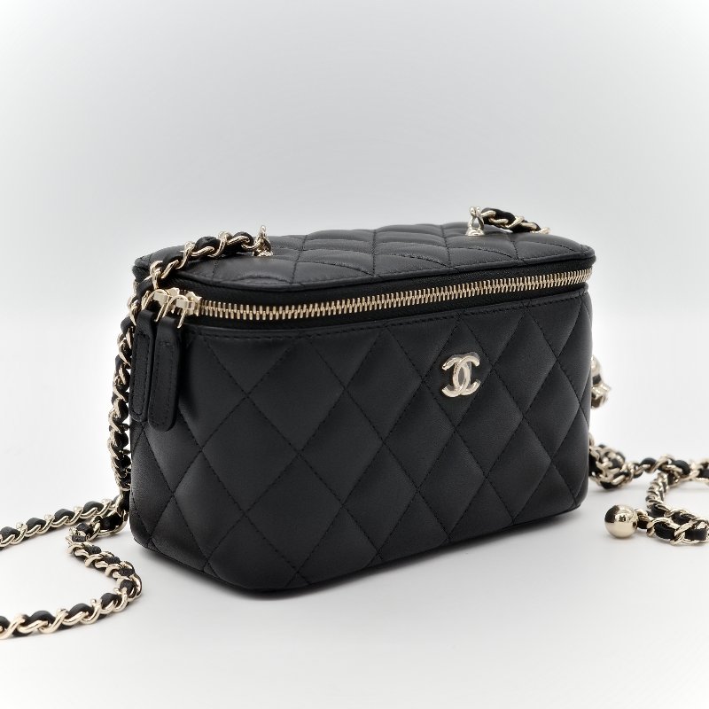 Chanel 香奈兒 Mini Square Pearl Crush 方胖子 黑色 羊皮小足球 斜背鏈帶包-2