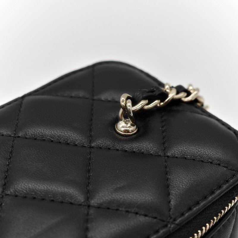 Chanel 香奈兒 Mini Square Pearl Crush 方胖子 黑色 羊皮小足球 斜背鏈帶包-6