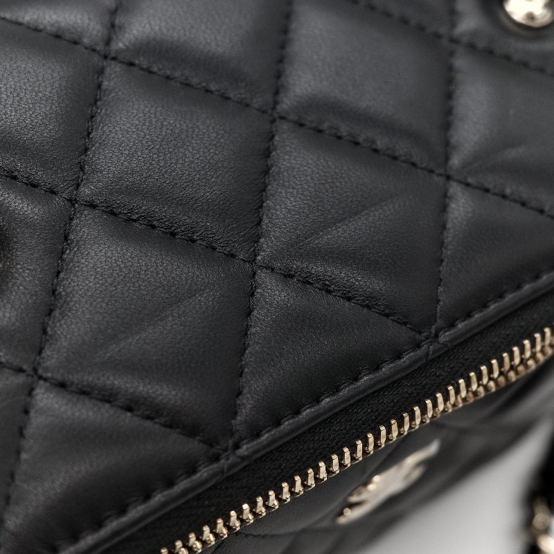 Chanel 香奈兒 Mini Square Pearl Crush 方胖子 黑色 羊皮小足球 斜背鏈帶包-17