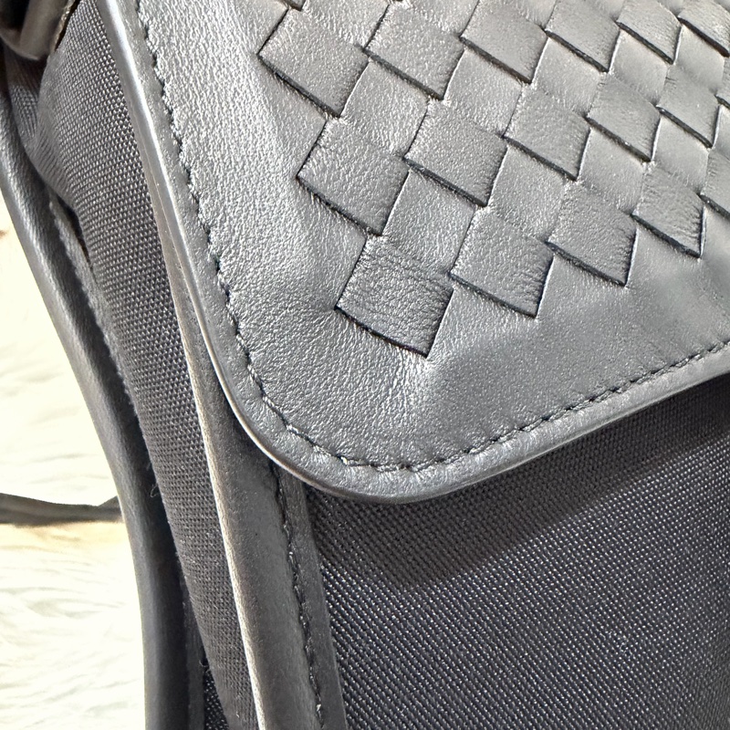 BOTTEGA VENETA 548337 編織牛皮翻蓋商務公事包-12