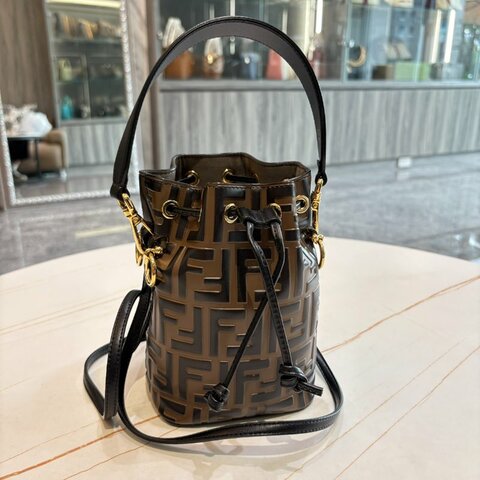 *SHIHNA名牌精品* FENDI mini 老花抽繩牛皮水桶包