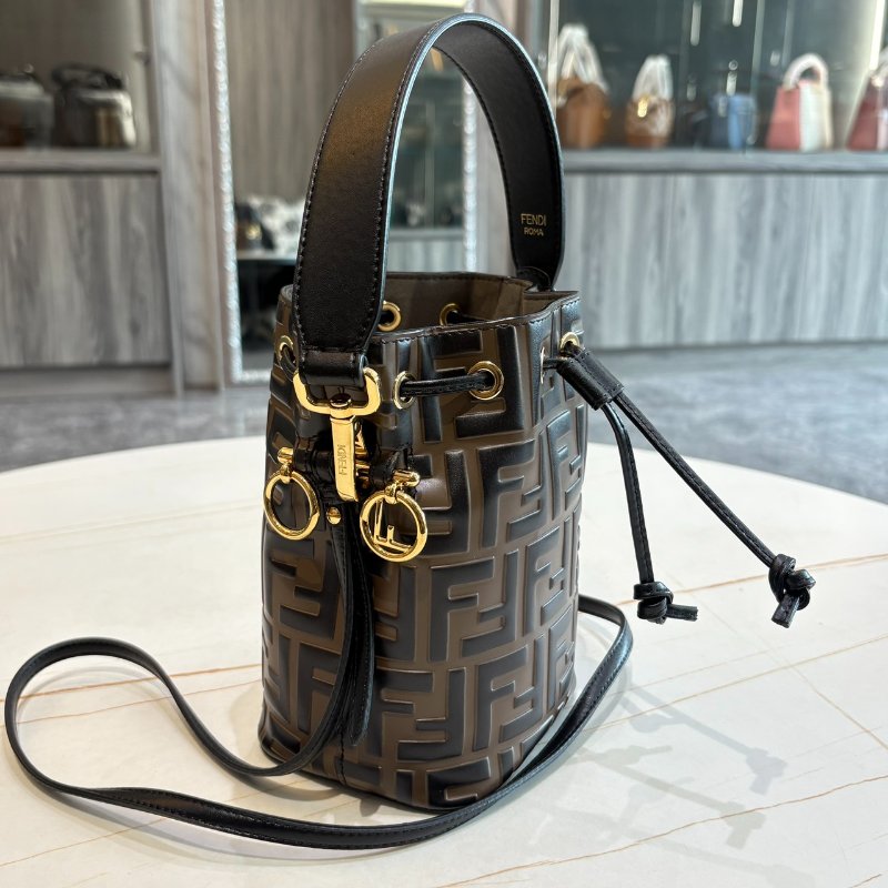 *SHIHNA名牌精品* FENDI mini 老花抽繩牛皮水桶包-1