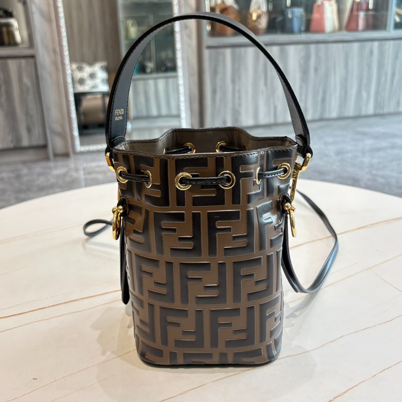 *SHIHNA名牌精品* FENDI mini 老花抽繩牛皮水桶包-2