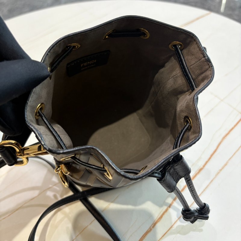 *SHIHNA名牌精品* FENDI mini 老花抽繩牛皮水桶包-4