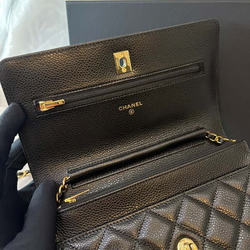 CHANEL 黑金書包釦WOC鏈包(芯片款)-4