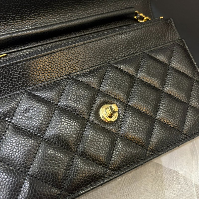 CHANEL 黑金書包釦WOC鏈包(芯片款)-5