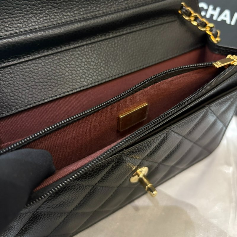 CHANEL 黑金書包釦WOC鏈包(芯片款)-6