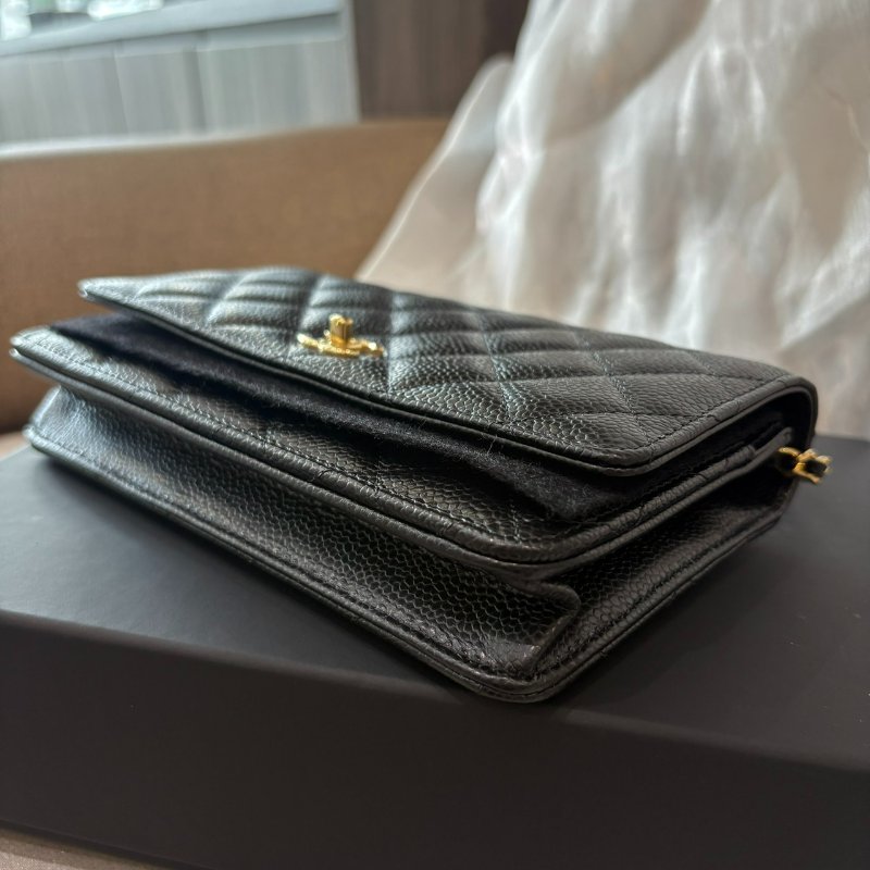 CHANEL 黑金書包釦WOC鏈包(芯片款)-8