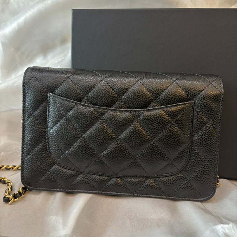 CHANEL 黑金書包釦WOC鏈包(芯片款)-9