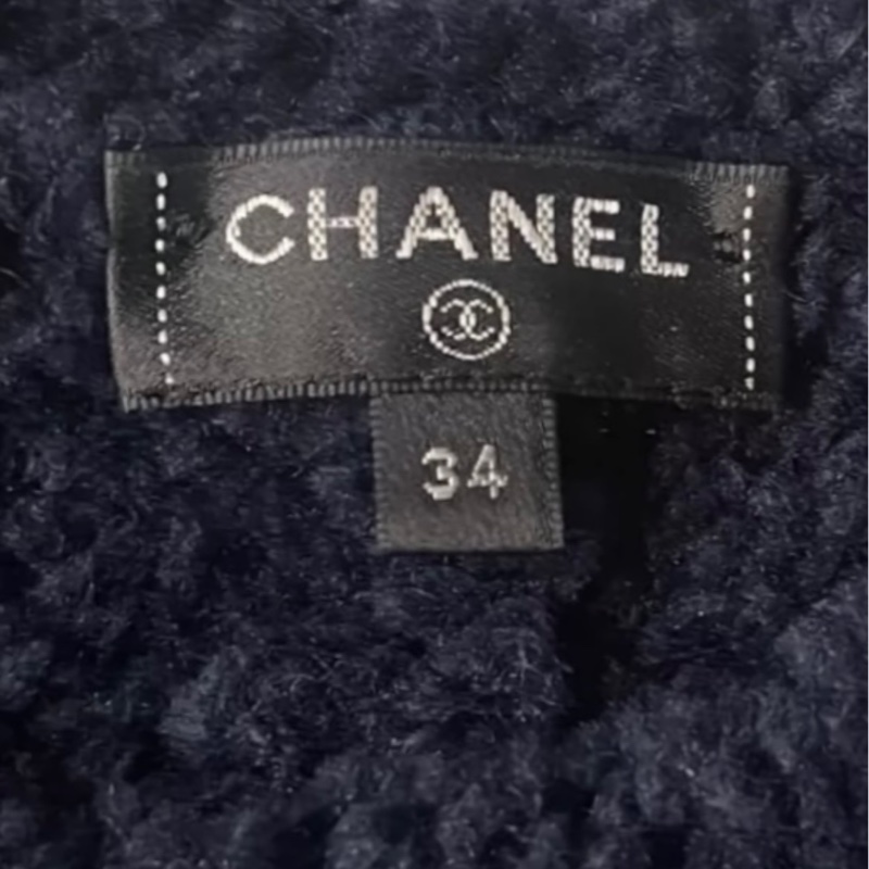 ⭐️ Chanel Wool Top-2