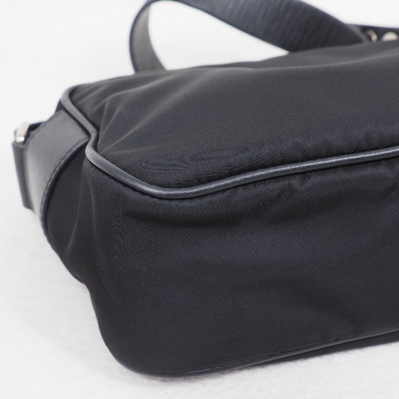 PRADA Tessuto Nylon Studded New Vela 尼龍拼皮革飾釘相機包-8