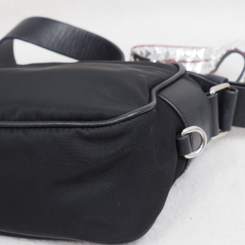 PRADA Tessuto Nylon Studded New Vela 尼龍拼皮革飾釘相機包-9