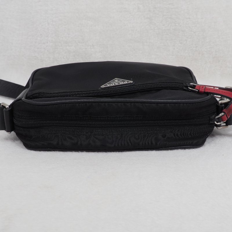 PRADA Tessuto Nylon Studded New Vela 尼龍拼皮革飾釘相機包-10