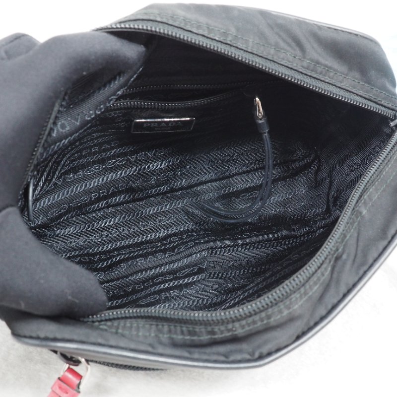 PRADA Tessuto Nylon Studded New Vela 尼龍拼皮革飾釘相機包-12