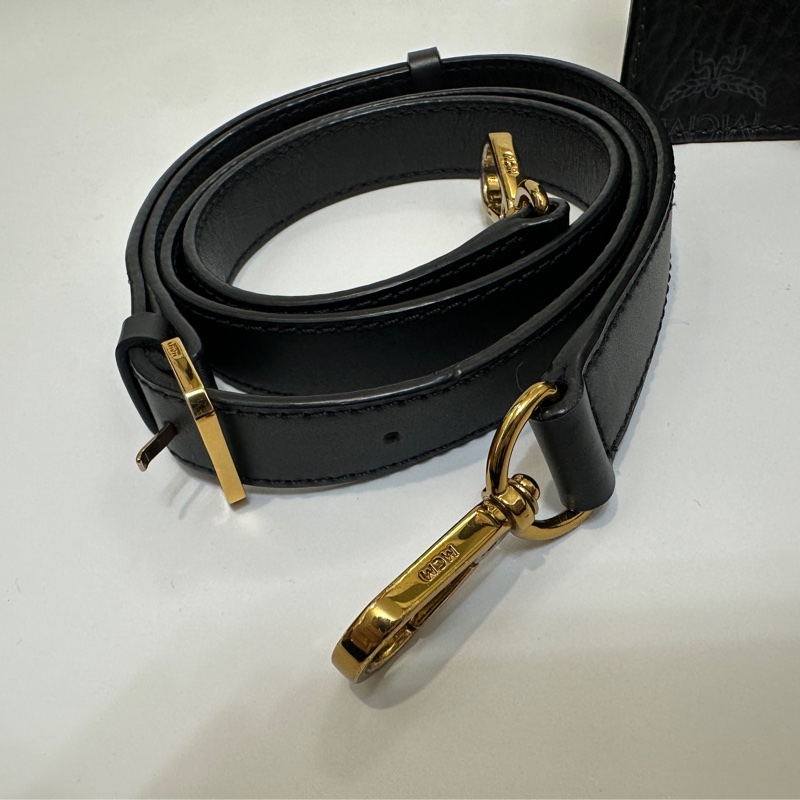 MCM 黑牛皮滿版logo雙層手提斜背包-9