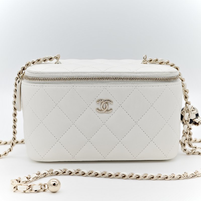 Chanel 香奈兒 白色 羊皮 足球鏈條包-1