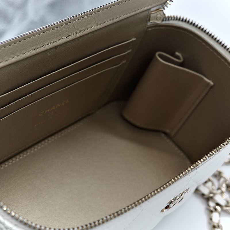 Chanel 香奈兒 白色 羊皮 足球鏈條包-11