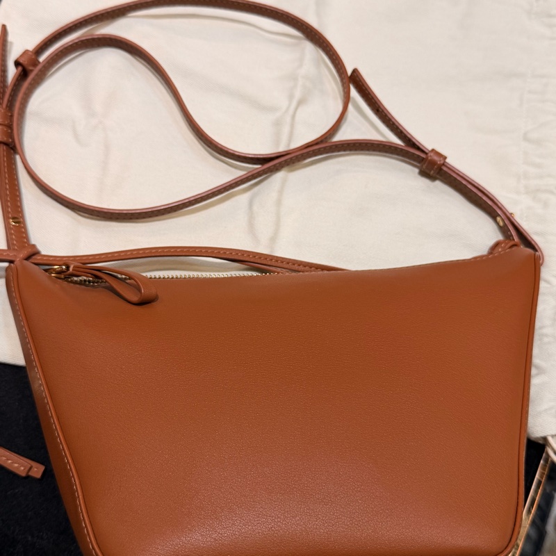 LOEWE mini Hammock Hobo 肩背斜背經典小牛皮包 焦糖色-5