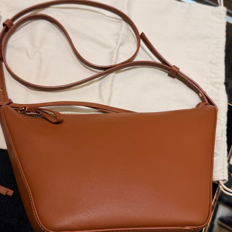 LOEWE mini Hammock Hobo 肩背斜背經典小牛皮包 焦糖色-7
