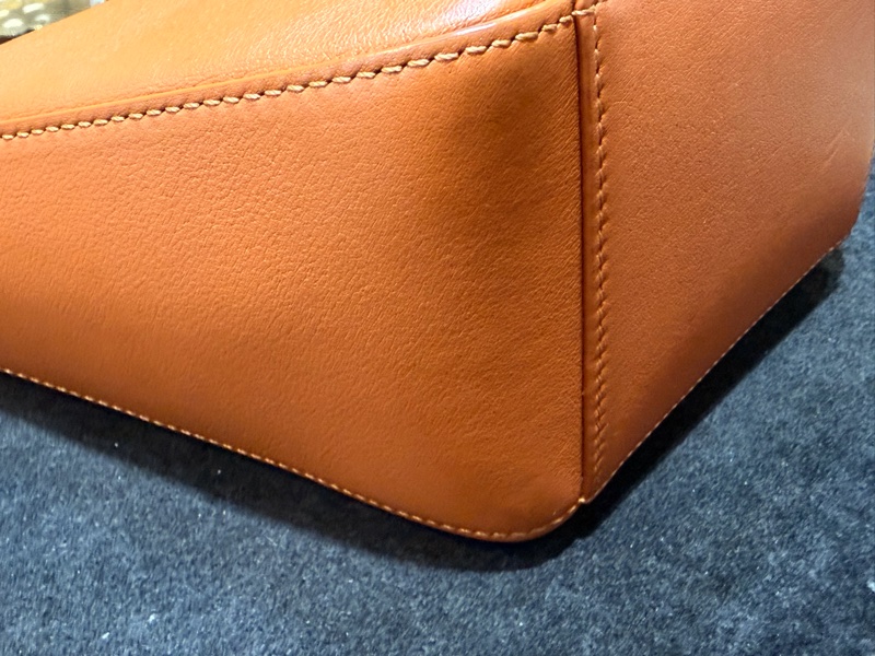 LOEWE mini Hammock Hobo 肩背斜背經典小牛皮包 焦糖色-14