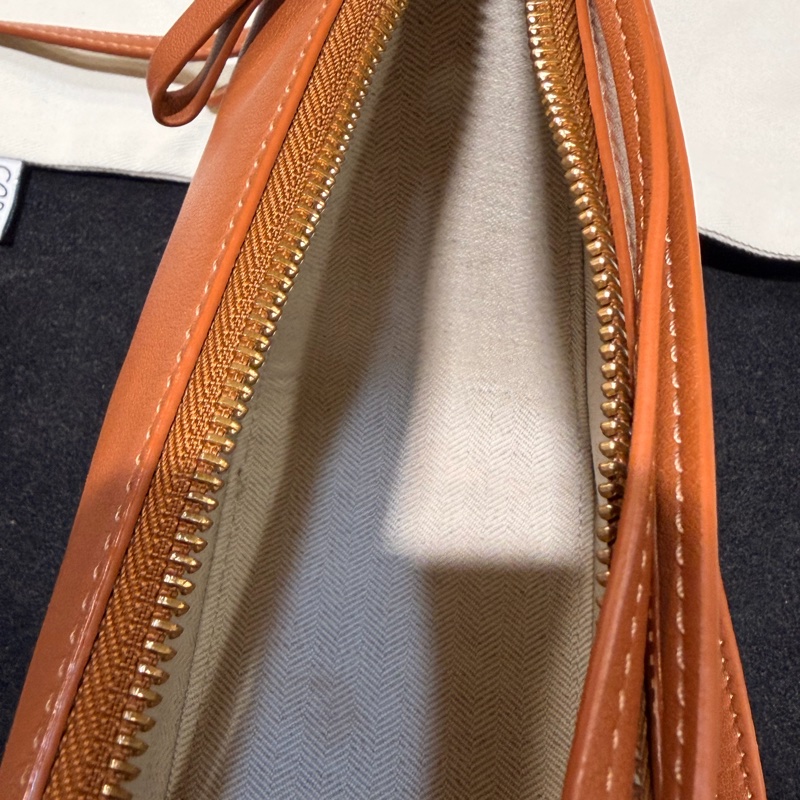 LOEWE mini Hammock Hobo 肩背斜背經典小牛皮包 焦糖色-21