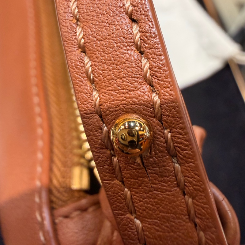 LOEWE mini Hammock Hobo 肩背斜背經典小牛皮包 焦糖色-27