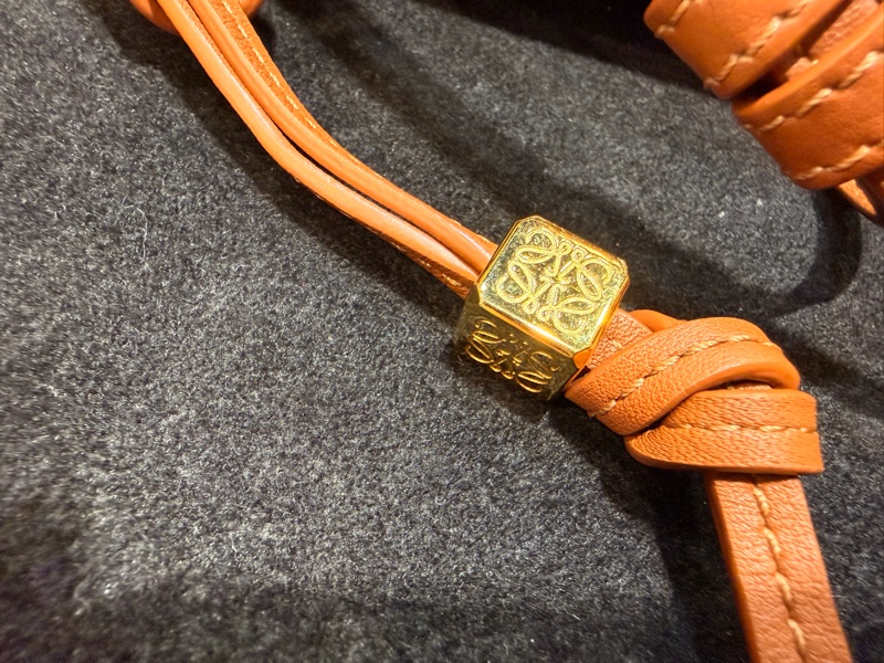 LOEWE mini Hammock Hobo 肩背斜背經典小牛皮包 焦糖色-28