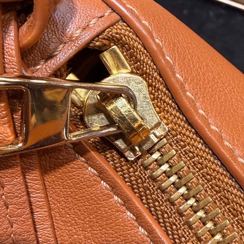 LOEWE mini Hammock Hobo 肩背斜背經典小牛皮包 焦糖色-36