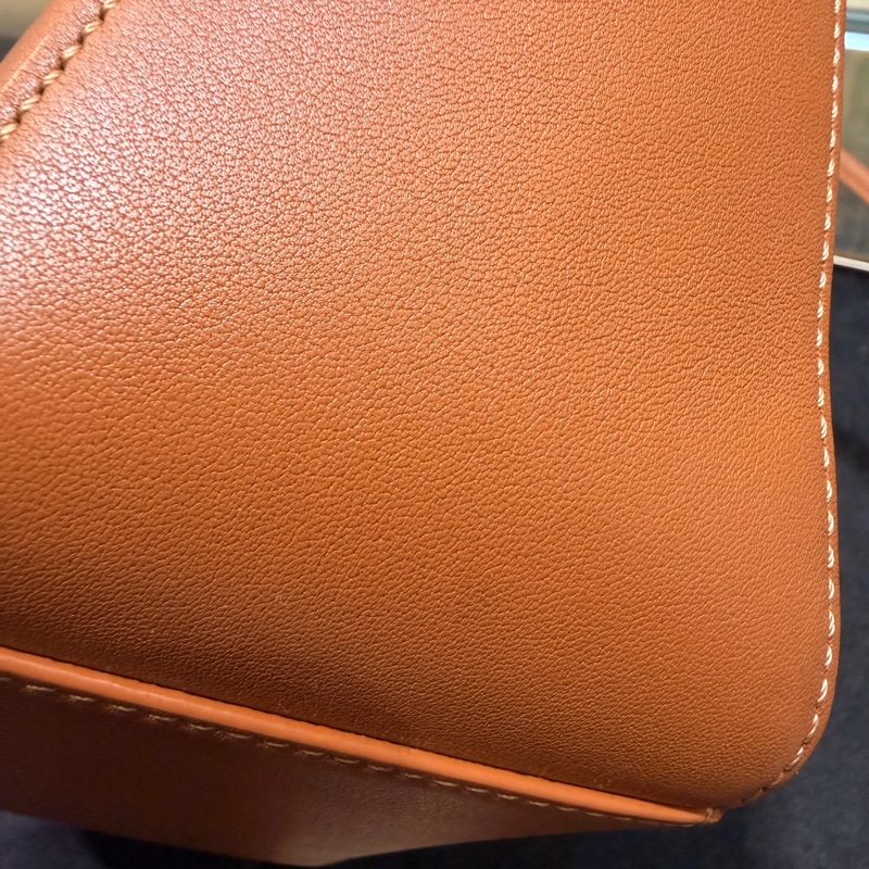 LOEWE mini Hammock Hobo 肩背斜背經典小牛皮包 焦糖色-41