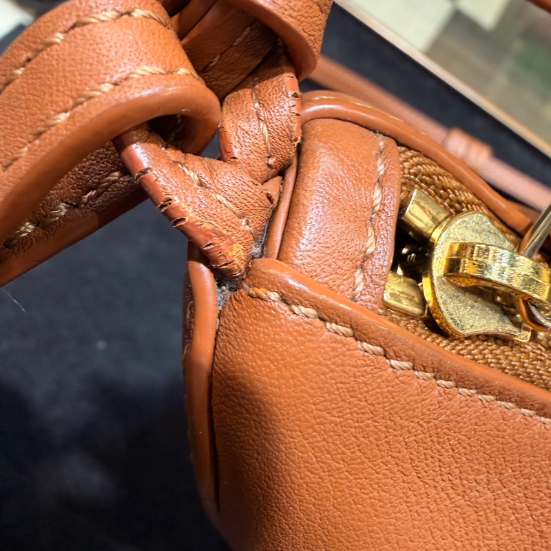 LOEWE mini Hammock Hobo 肩背斜背經典小牛皮包 焦糖色-32