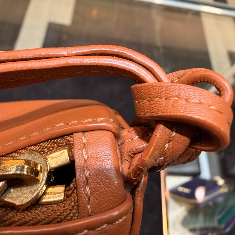 LOEWE mini Hammock Hobo 肩背斜背經典小牛皮包 焦糖色-34