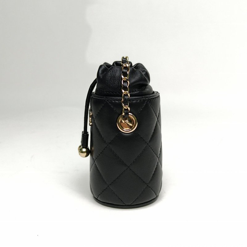 CHANEL 手工坊系列抽繩圓筒口紅包MINI黑色羊皮31開金扣肩背包-1