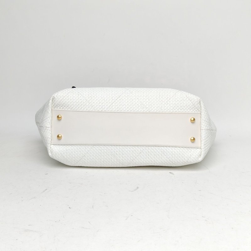 CHANEL 26C早春度假系列拉菲草編織托特包31白色草編晶片開金扣肩背包-4