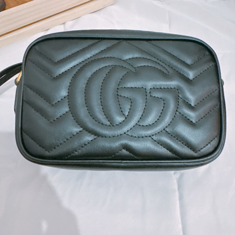 GUCCI GG Marmont 黑金相機包｜山形絎縫皮革｜斜背包-6