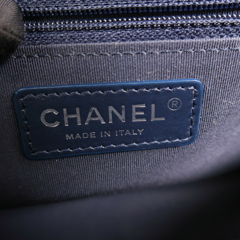 CHANEL 牛皮皮革Mini Urban Companion Flap Bag鏈帶肩背袋-5