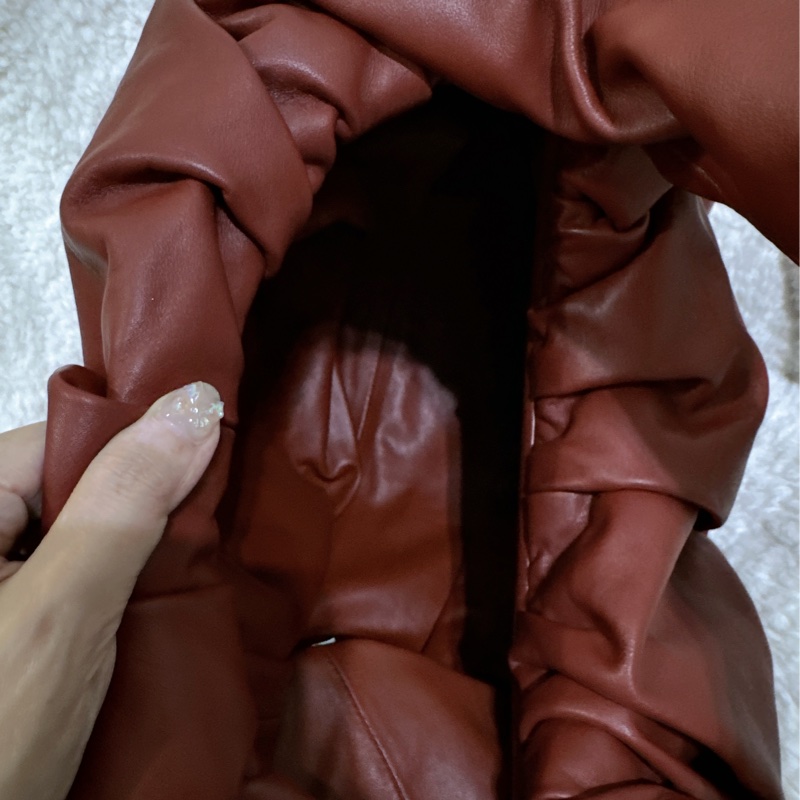 二手 BV Bottega Veneta 雲朵包可頌包 （酒紅色）-20