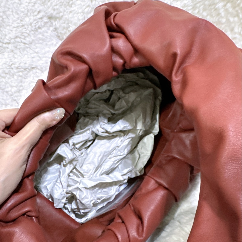 二手 BV Bottega Veneta 雲朵包可頌包 （酒紅色）-24