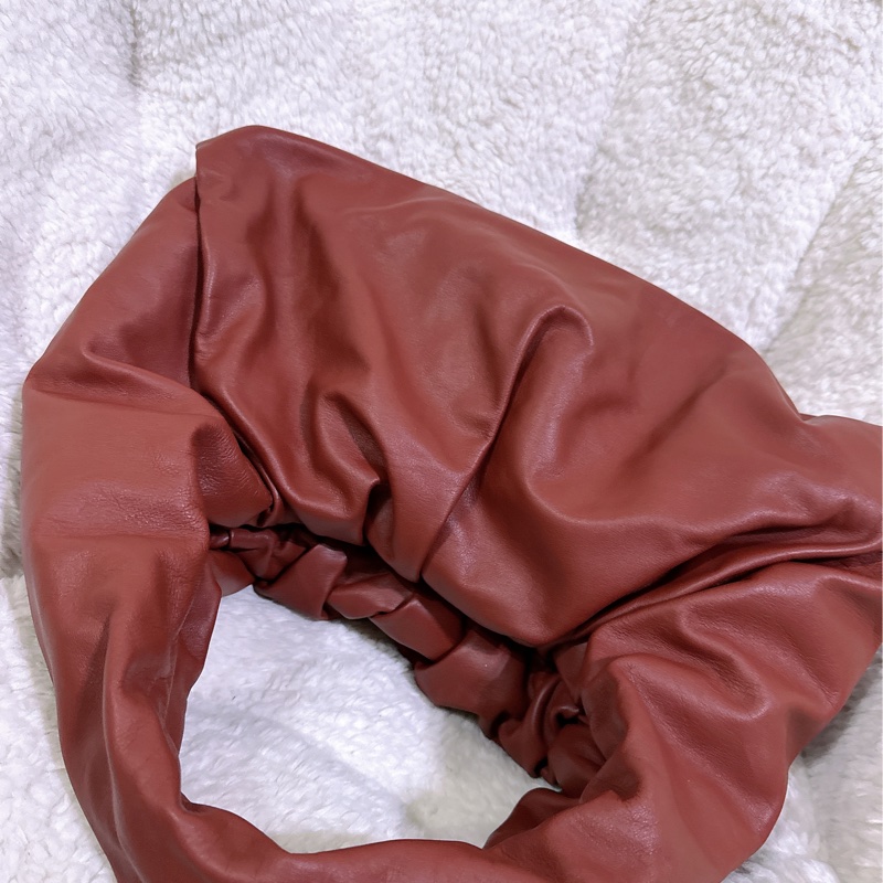 二手 BV Bottega Veneta 雲朵包可頌包 （酒紅色）-39