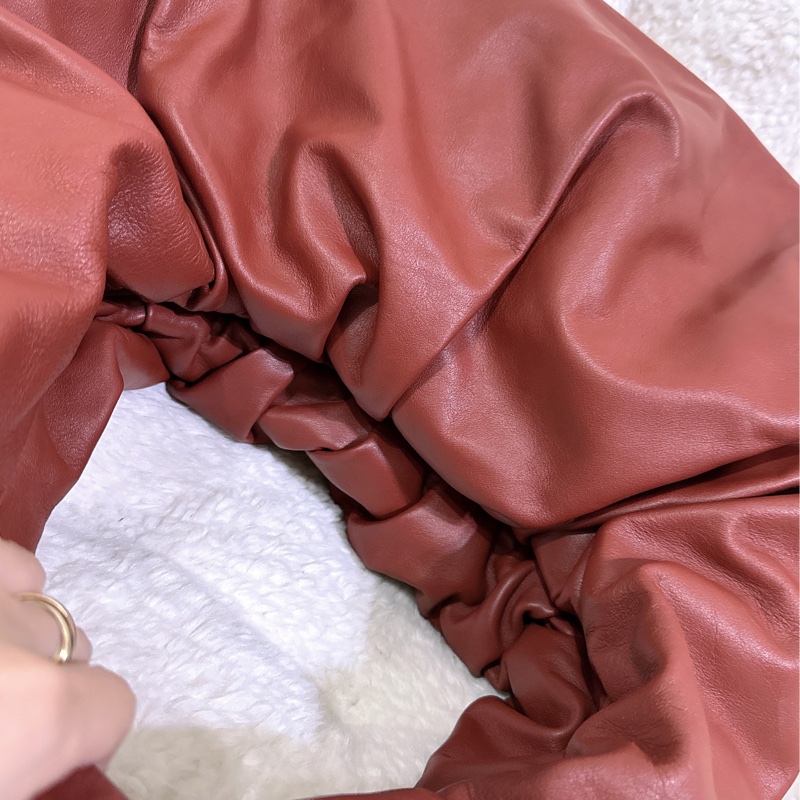 二手 BV Bottega Veneta 雲朵包可頌包 （酒紅色）-40