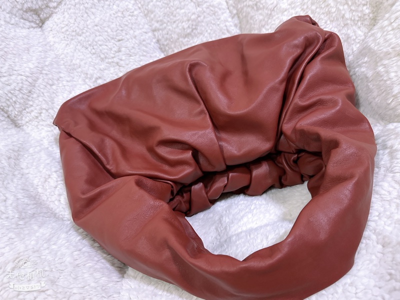 二手 BV Bottega Veneta 雲朵包可頌包 （酒紅色）-41